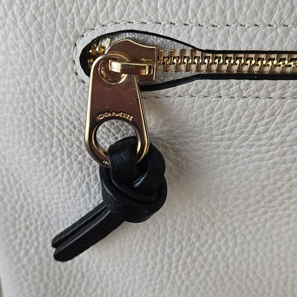 Coach Pennie Shoulder Handbag Leather With Brown Dust Cover Slip - Picture 12 of 17